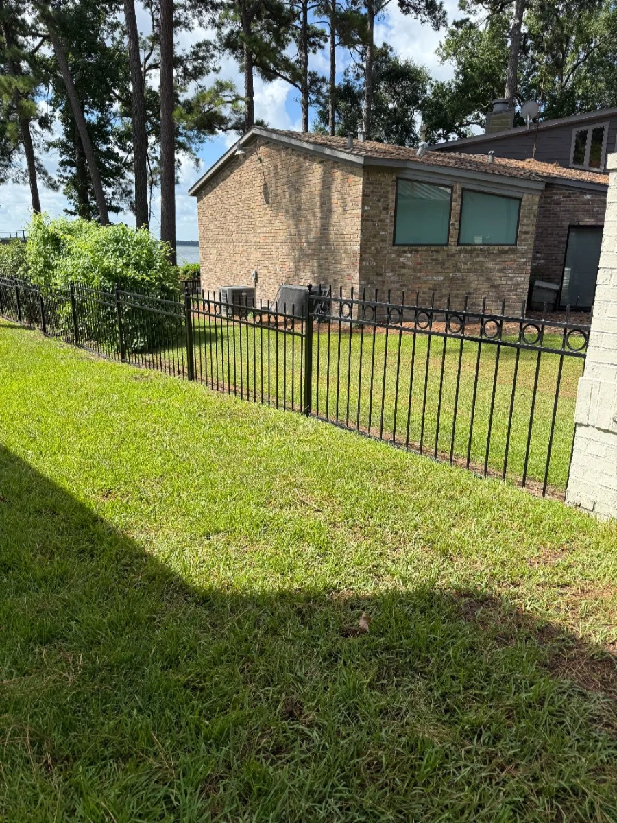 aluminum and chain link fencing solutions